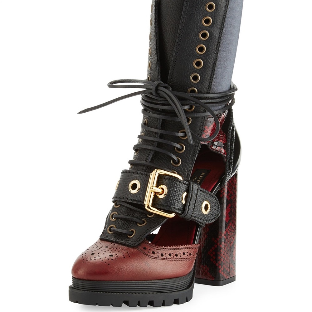 Burberry ankle cut up boot